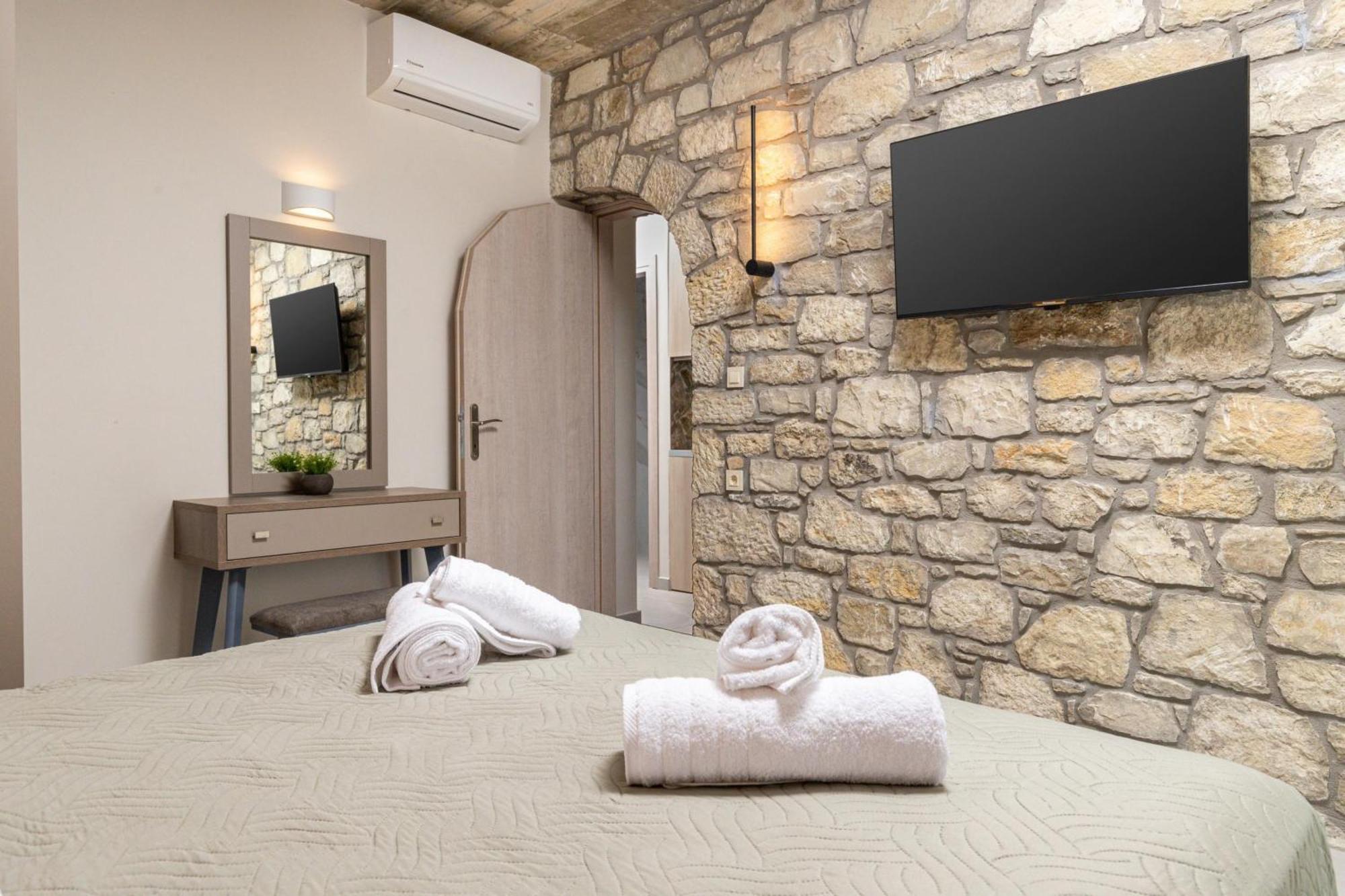 Achatis Apartments With Sea View コリンバリ エクステリア 写真